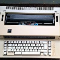 macchina da srivere IBM 6715