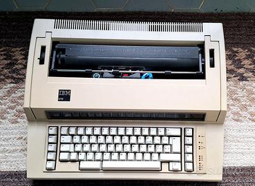 macchina da srivere IBM 6715