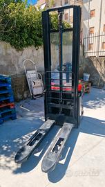 transpallet elettrico stoccatore 