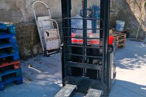 transpallet elettrico stoccatore 