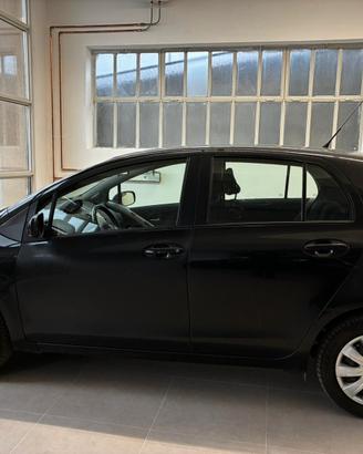 Toyota Yaris 1.3 BENZINA 5PORTE