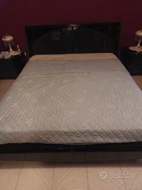 struttura letto nero lucido 