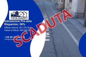 Immobile in asta di 588 m² con più di 5 locali a V