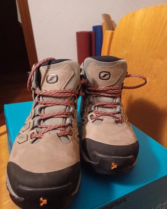 Scarponcini donna trekking marca SCARPA 