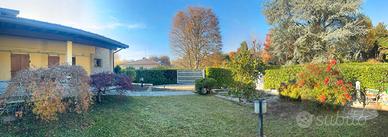 Villa con giardino