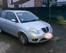 Lancia Ypsilon incidentata