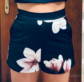 Shorts donna blu con stampa floreale