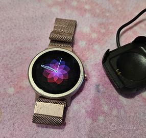 Smartwatch usato da donna 