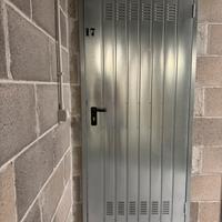 Porta in lamiera zincata