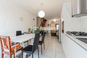 TRE LOCALI SU DUE LIVELLI CON BOX!