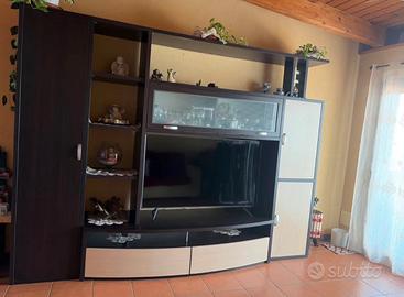 Parete attrezzata come nuova