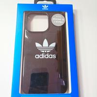 cover iPhone 13/13 Pro Adidas nera