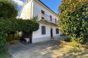 Casa indipendente di 135 m² con 3 locali e posto a