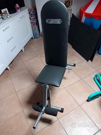 Panca con parte per gambe (leg curl)