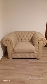 Poltrona chesterfield.