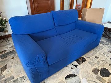Divano blu elettrico