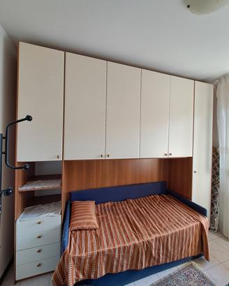 cameretta completa di letto
