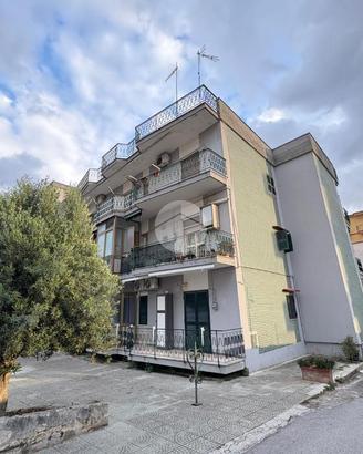 3 LOCALI A TORRE DEL GRECO
