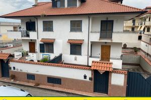 Elegante villa con spazio esterno