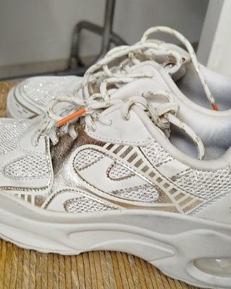 Scarpe taglia 37