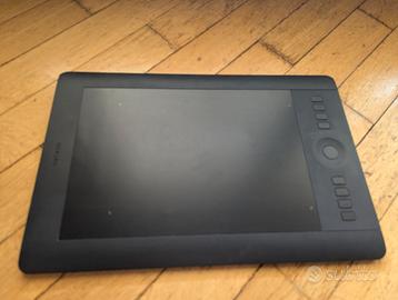 Wacom Intuos Pro Medium Pen Tablet (modello PTH-65