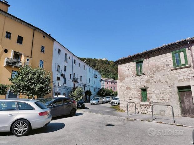 Abitazione in Viale del Castello