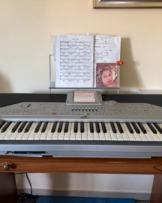 Tastiera Korg PA1X Con Uscita Video per Karaoke!