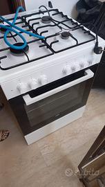 Beko cucina 4 fuochi a gas con forno.