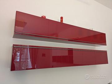 Coppia di pensili IKEA laccati rosso lucido