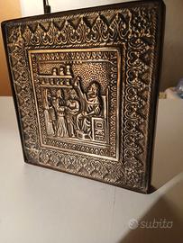 Tavola in argento 800 a sbalzo realizzata a mano