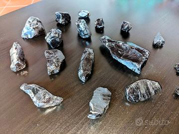 Pietra ossidiana nera Grezza Sarda