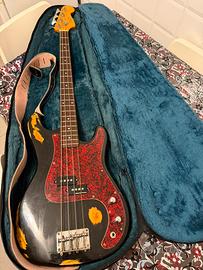 Basso Fender replica