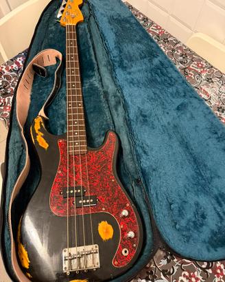 Basso Fender replica
