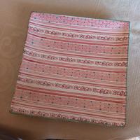 Piatto di porcellana  decorato. 