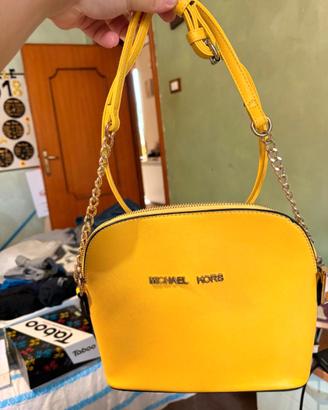 Borsa Gialla Tracolla Modello Dome Michael Kors