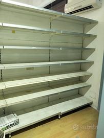 Scaffali negozio