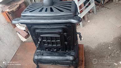 stufa a legna  ghisa