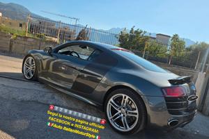 Audi R8 5.2 V10 FSI quattro R tronic