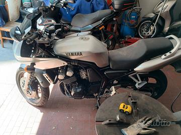 Yamaha FZR 600 - 2001