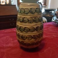 Antico vasetto in ceramica invetriata.