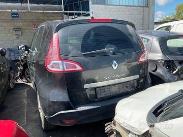 RENAULT SCENIC 3 SERIE DEL 2009 PER RICAMBI