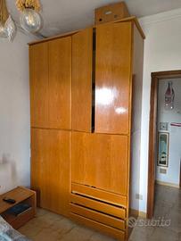 ARMADIO IN LEGNO MASSICCIO 8 ANTE 4 CASSETTI