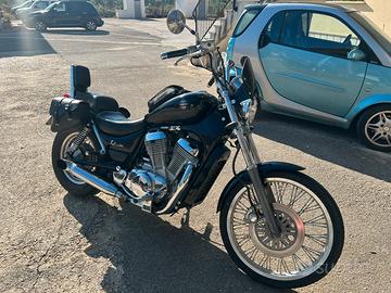 Suzuki 1995 Intruder 600 vs