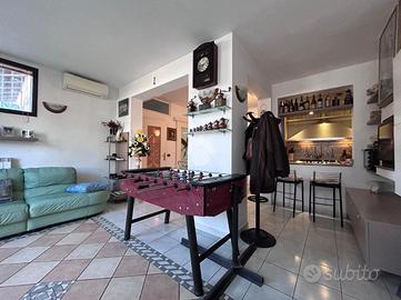 3 LOCALI A COMACCHIO