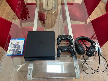 PlayStation 4 slim + 2 joystick + cuffie + FIFA 23