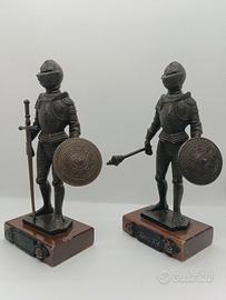 coppia statuette cavalieri vintage 