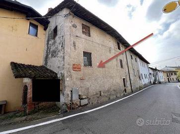 Immobile in asta di 285 m² con 5 locali a Castella