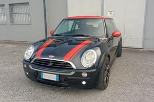 Mini Cooper 1.4 d -