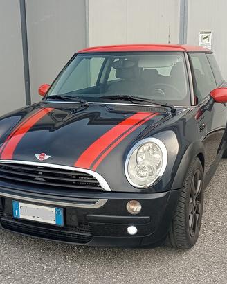 Mini Cooper 1.4 d -