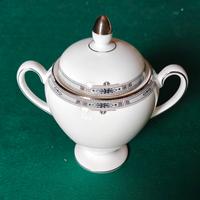 “Globo Zuccheriera” Wedgwood Amherst in porcellana